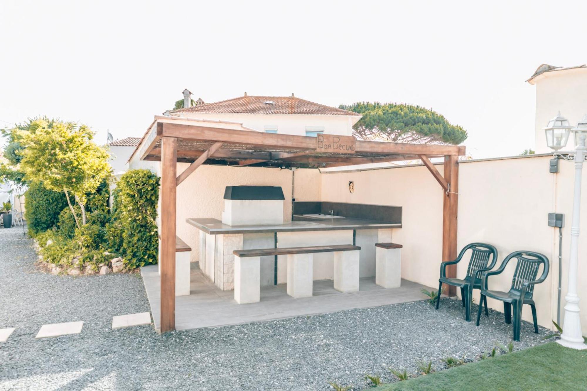 Reve D'Azur, Mazet En Bord De Mer, Parking, Piscine Partagee, Terrasse Bbq & Draps Inclus La Nartelle, 1 Salon, 1 Chambre, 1 Cuisine , 1 Sdb 圣马克西姆 外观 照片