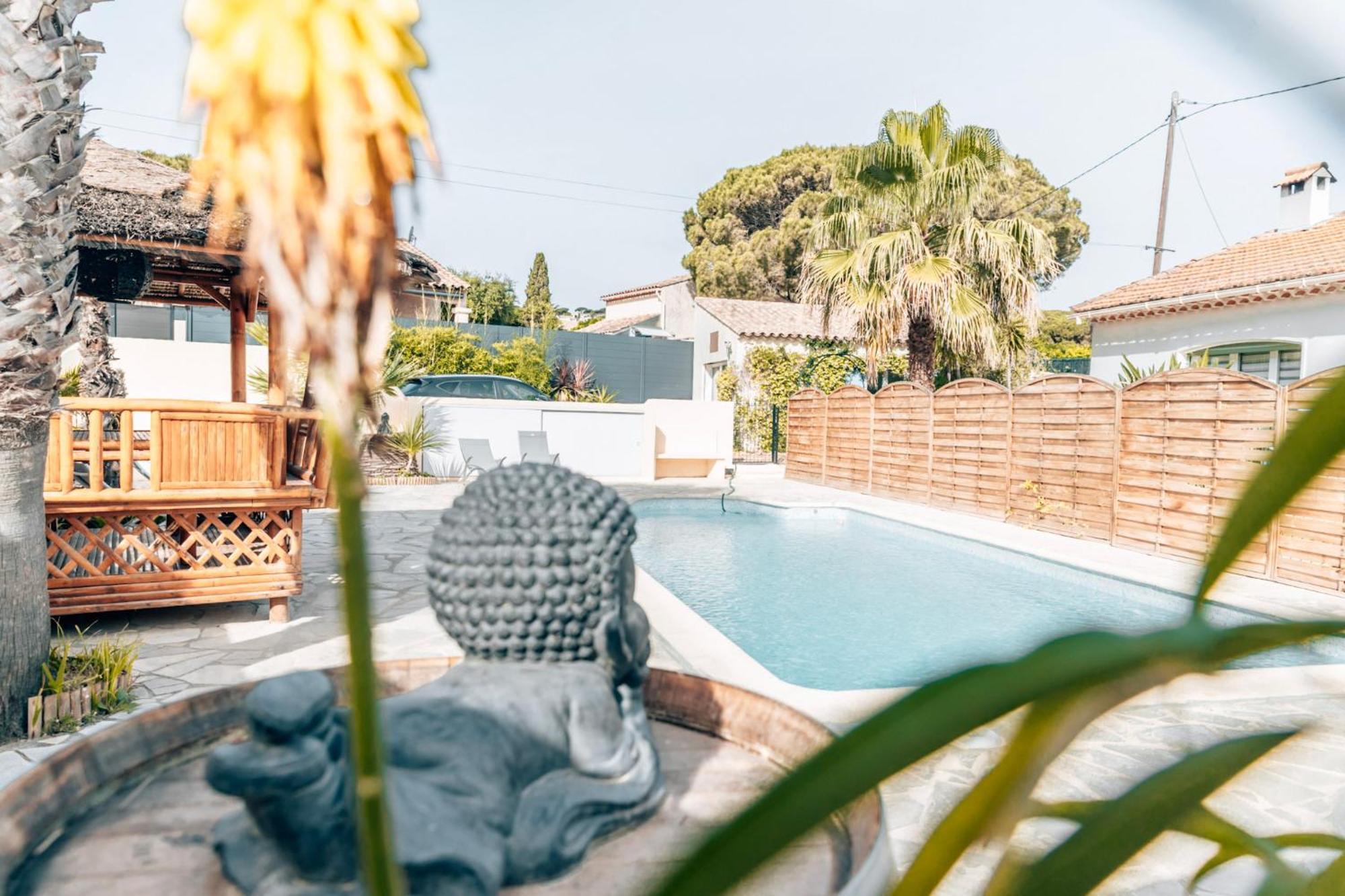 Reve D'Azur, Mazet En Bord De Mer, Parking, Piscine Partagee, Terrasse Bbq & Draps Inclus La Nartelle, 1 Salon, 1 Chambre, 1 Cuisine , 1 Sdb 圣马克西姆 外观 照片