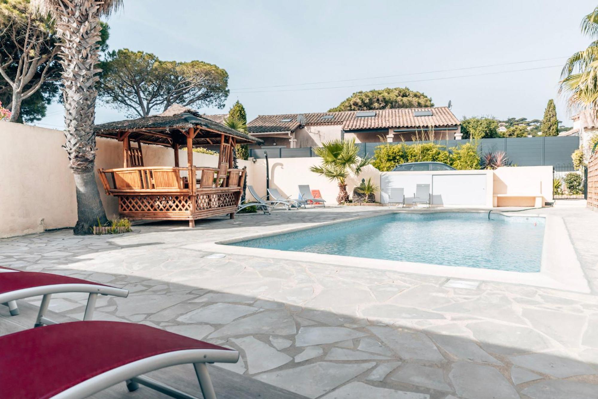 Reve D'Azur, Mazet En Bord De Mer, Parking, Piscine Partagee, Terrasse Bbq & Draps Inclus La Nartelle, 1 Salon, 1 Chambre, 1 Cuisine , 1 Sdb 圣马克西姆 外观 照片
